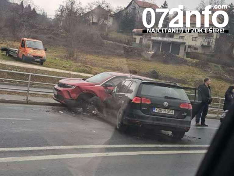 Teška nesreća u BiH, automobili smrskani