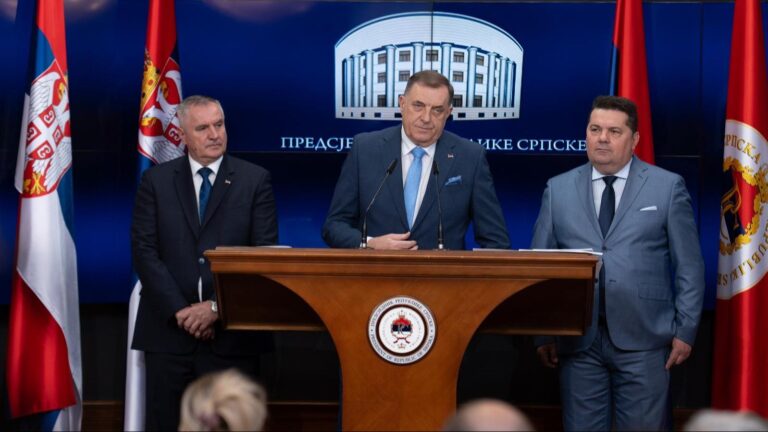 Određen jednomjesečni pritvor Dodiku, Viškoviću i Stevandiću: Tužilaštvo BiH izvijestilo Sud BiH da je predsjednik RS nedostupan