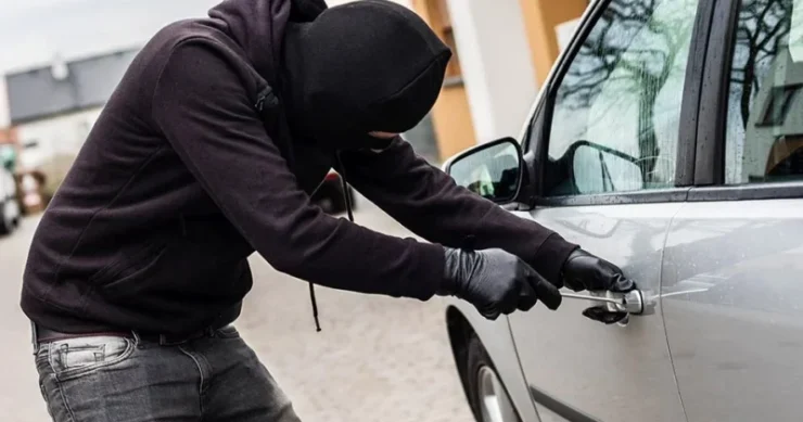 Vratio ukradeni automobil i ostavio poruku: Oprostite, uzeo sam Vaš automobil da prevezem suprugu do bolnice