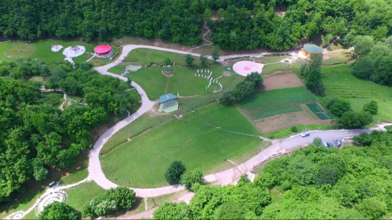 U petak u parku “Ravne 2” otvara se paviljon i statua posvećena Kulin banu