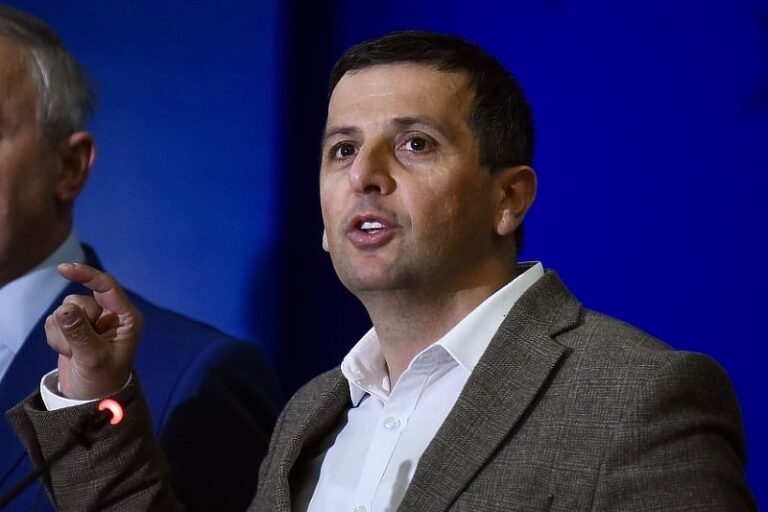 Vukanović: Pomahnitali ludak zbog svoje funkcije gura nas u sukob, sreća pa ga niko ne slijedi