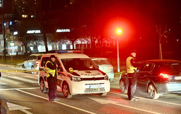 Vozač udario pješaka i pobjegao s mjesta nesreće, povrijeđeni prevezen na KCUS