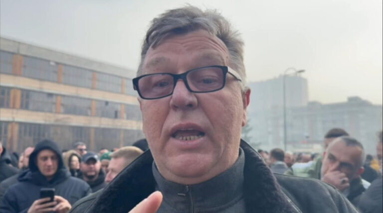 Demant Muje Kalabića učesnika protesta ispred Vlade FBiH: Izvinio se premijeru Nikšiću i ministru Mijatoviću