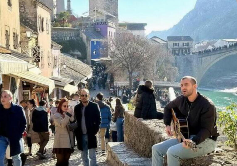 U Mostaru danas 15 stepeni, i sutra u BiH sunčano, temperature između 9 i 15, na jugu do 17 stepeni