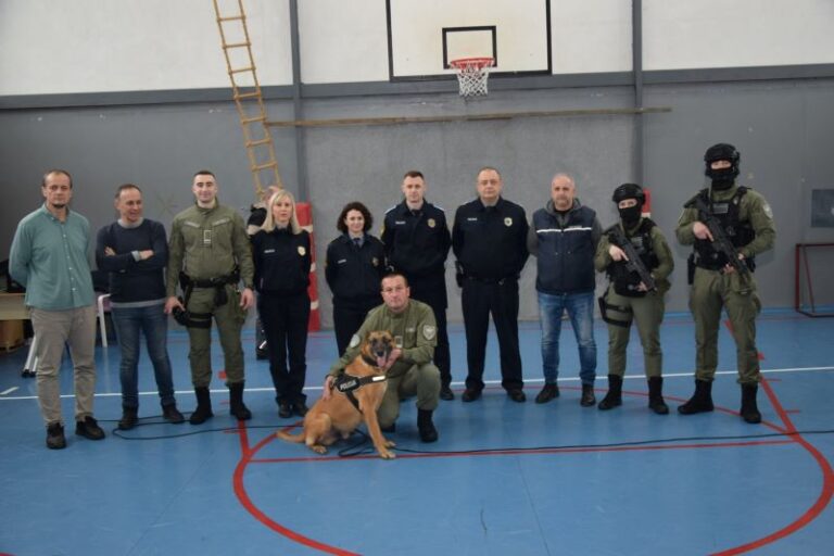 U nastavku realizacije programa prevencije kriminaliteta i vršnjačkog nasilja u osnovnim školama, održano predavanje i prezentacija učenicima u Tešnju, pod nazivom