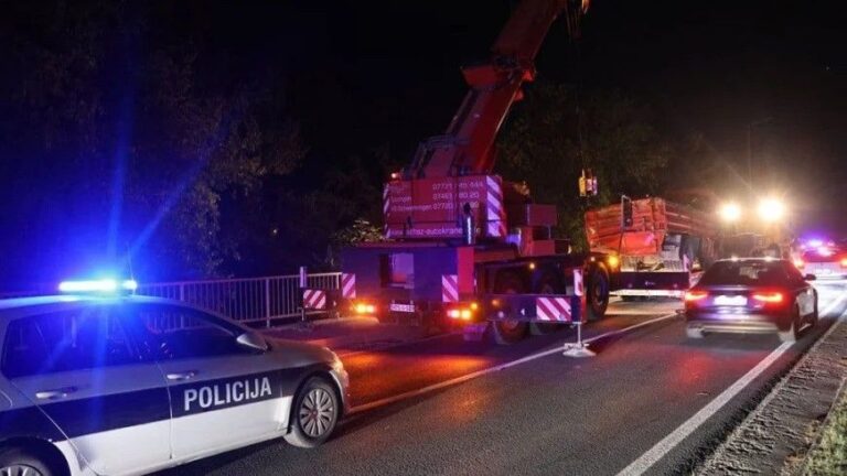 Teška nesreća u BiH: U sudaru tri vozila smrtno stradao službenik MUP-a