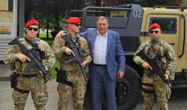 Novim ustavom RS-a Milorad Dodik bi bio vrhovni komandant vojske Republike Srpske
