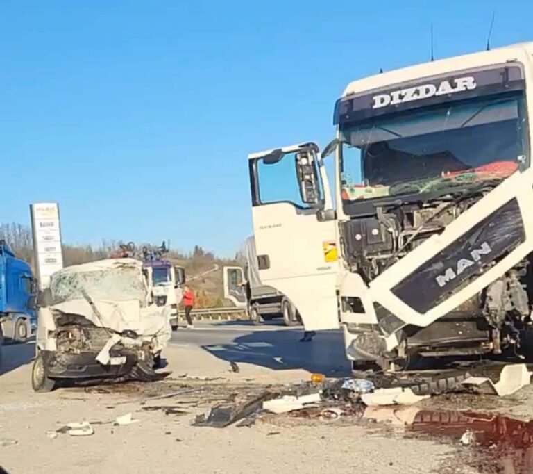 Stravična nesreća na M-17 u Žepču, više povrijeđenih