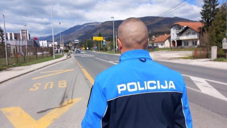 Među prvima u FBiH: Nove uniforme za policajce SBK već u upotrebi (VIDEO)
