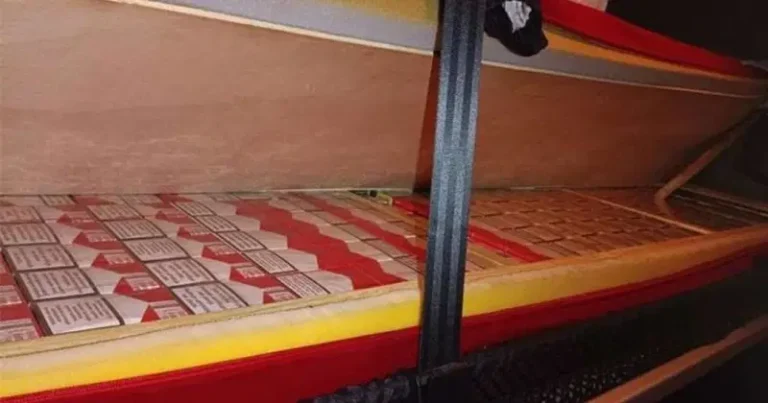 Kod vozača iz BiH pronađeno 38.400 komada cigareta, pronađene u madracima kreveta