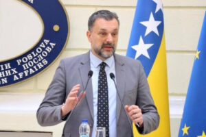 Konaković o Dodiku: To je šizofrenija, čovjek nije 'uzemljen'