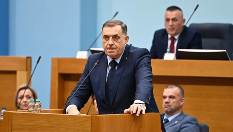 Dodik nameće uslove, iako nije u poziciji za to: Zamrzavamo zakone iz NSRS ako Schmidt povuče nametanja