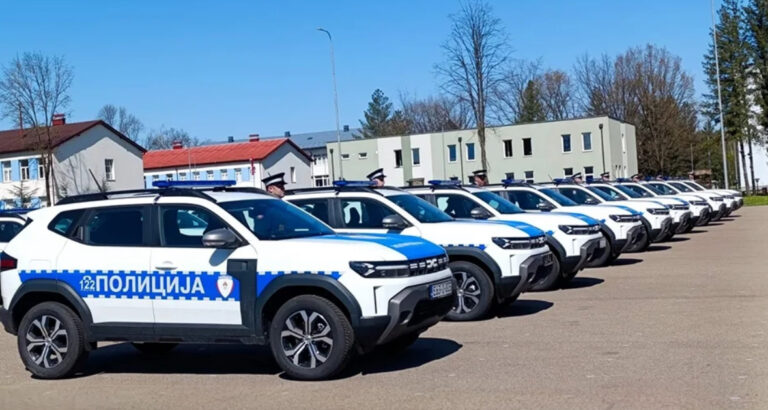 MUP RS nabavio nove automobile: Policija će voziti novu Dacia Duster