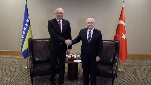 Diplomatski forum u Antaliji: Helez se sastao s Gulerom, obišao turski TUSAS