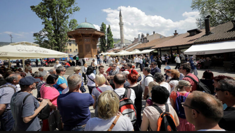 Turistička sezona u BiH ove godine: Velika očekivanja, ali političke prilike prijete sezoni