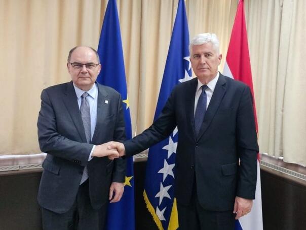 Čović se sastao sa Schmidtom: Teme uobičajene
