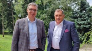AP: Vučić i Dodik putuju u Moskvu uprkos upozorenju EU