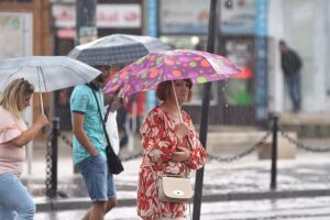 Sutra sunčano, u drugom dijelu dana oblačno sa lokalnim pljuskovima i grmljavinom