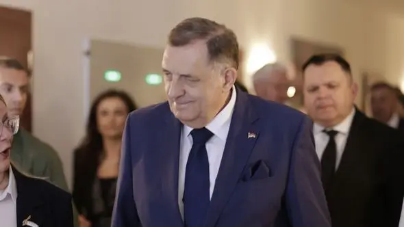 Dodik o ukidanju finansiranja za SNSD: “Je** mi se za Šmita i njegove odluke, sujetne budale”