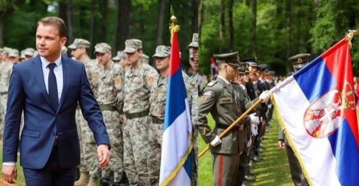 U Donjoj Gradini postrojen Treći puk Oružanih snaga BiH samo uz zastave entiteta RS i Srbije