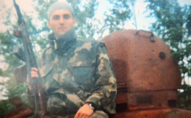Igor Stojanović objavio fotografiju u uniformi: ‘Ja znam gdje sam bio i šta je Armija RBiH’