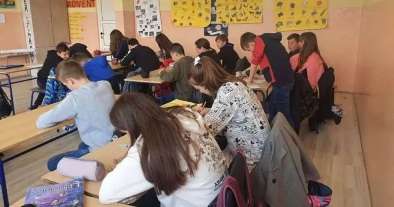 Raste broj djece u predškolskim ustanovama, pada broj djece upisane u osnovnu školu