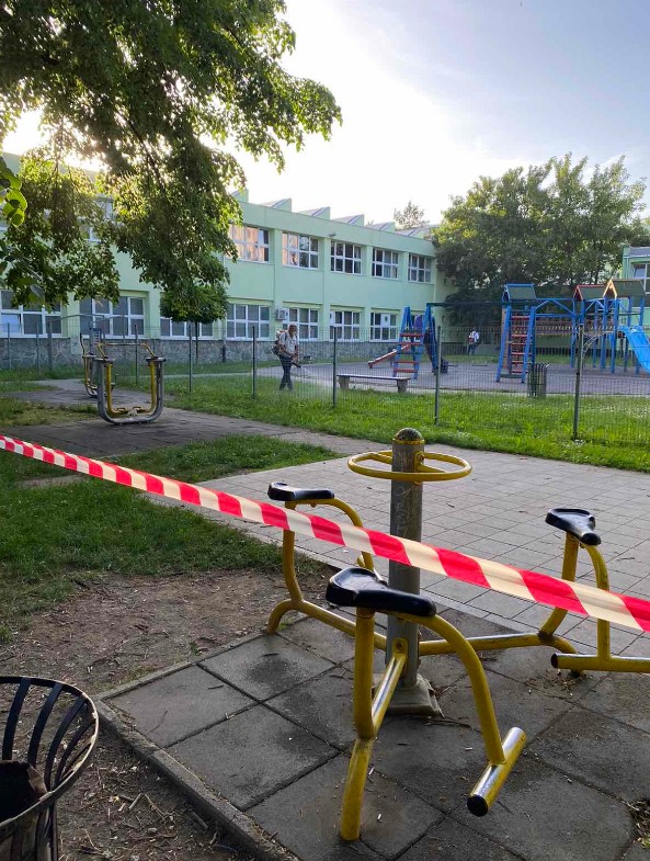 Dječak pronađen mrtav na igralištu
