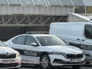 TRAGEDIJA U TUZLI: Muškarac pronađen mrtav u porodičnoj kući!