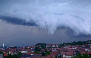 Zastrašujući oblaci iznad Gračanice i Doboja: Nevrijeme prijeti i Bosni i Hercegovini