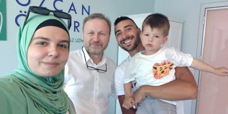 Divne vijesti iz Istanbula: Mali heroj Emin Škorić uspješno nastavlja svoj put ka zdravijem i sretnijem djetinjstvu