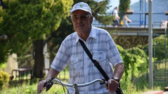 Biciklista u 93. godini života: Geni, sport i smijeh kao recept za dobro zdravlje i dug život