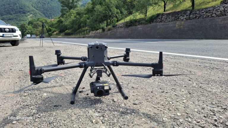 Revolucija u nadzoru saobraćaja: Dronovi MUP-a ZDK snimaju prekršaje, uskoro i brzinu