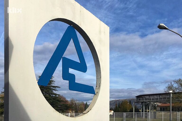 Mali dioničari Aluminija pisali Vladi FBiH koju su optužili za pogodavanje Kabiriju, imaju nekoliko zahtjeva