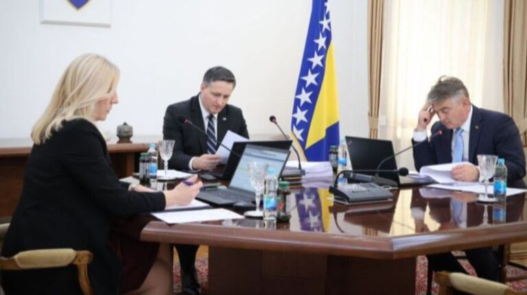 23.000 državnih službenika na ivici: Prijete protesti pred Predsjedništvom BiH