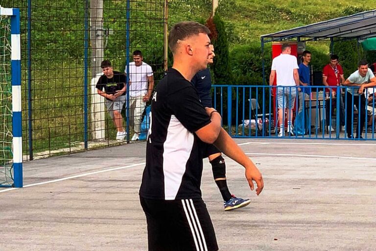 Mladi nogometaš poginuo u saobraćajnoj nesreći kod Cazina, vraćao se sa turnira