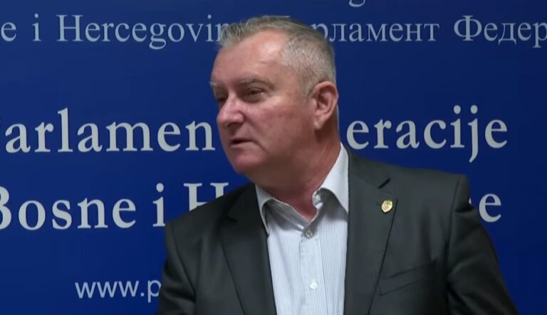 Karamatić odgovorio kako će provesti godišnji: Žena mi je obećala da ću krečit, ni njiva se neće pokosit sama