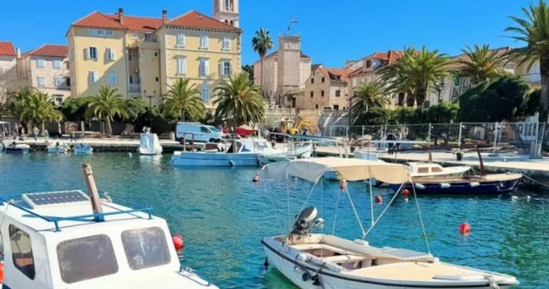 Užas na hrvatskom otoku: Gol ušao u sobu, masturbirao pored kreveta u kojem su bili žena i dijete