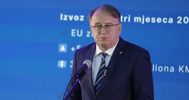 Nikšić pozdravio odluku Schmidta: Dug moraju vraćati oni koji su ga napravili