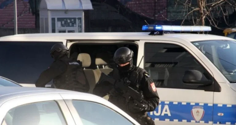 Užas u podrumu kuće otkrio treći brat: Izboden dok je ležao na krevetu, nađen je nož…