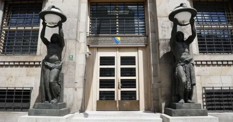 Slučaj Viaduct pred završetkom: CBBiH ispoštovala Schmidtovu odluku, novac prebačen MFT-u