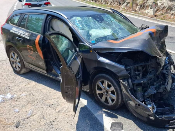 U saobraćajnoj nesreći u Jablanici teško povrijeđen volonter Pomozi.ba