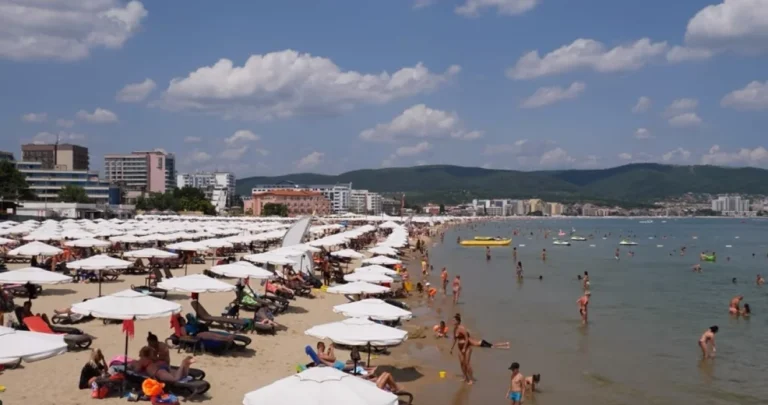 (VIDEO) Evropsko hit ljetovalište: Smještaj od 30 eura, kafa manje od 2, pivo 1,6…