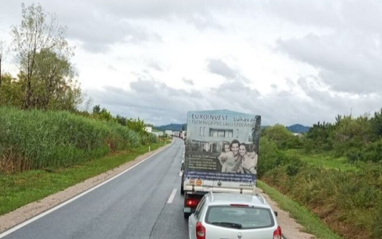 Tragedija u Lukavcu: Nakon vozača, preminula i saputnica iz automobila