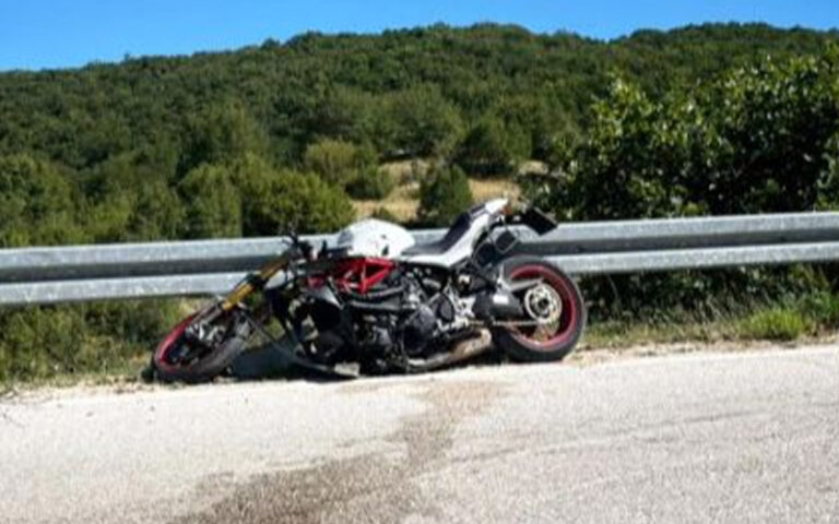 Motociklista teško povrijeđen u saobraćajnoj nesreći u mjestu Konj Dolac