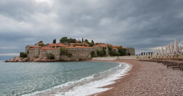 Nekadašnji ponos crnogorskog turizma zjapi prazan