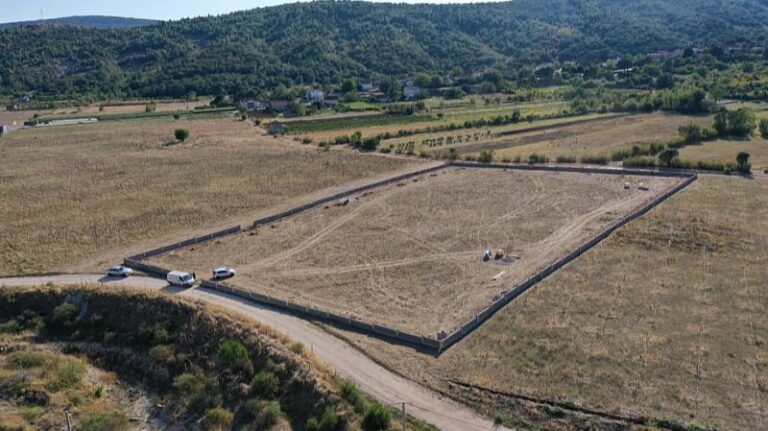 Stočani za jedan dan izgradili zid za budući harem