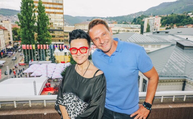 Festival se bliži kraju ne jenjava interes za festivalsku bazu Binga: Enis Bešlagić i Amira Medunjanin posjetili Naše mjesto
