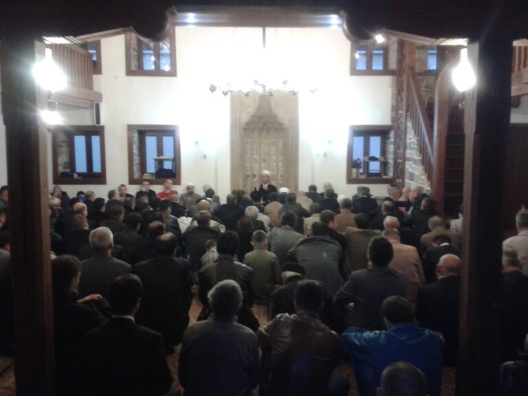 NOVI ZAKON: Ko propusti džumu bez valjanog razloga, ide u zatvor