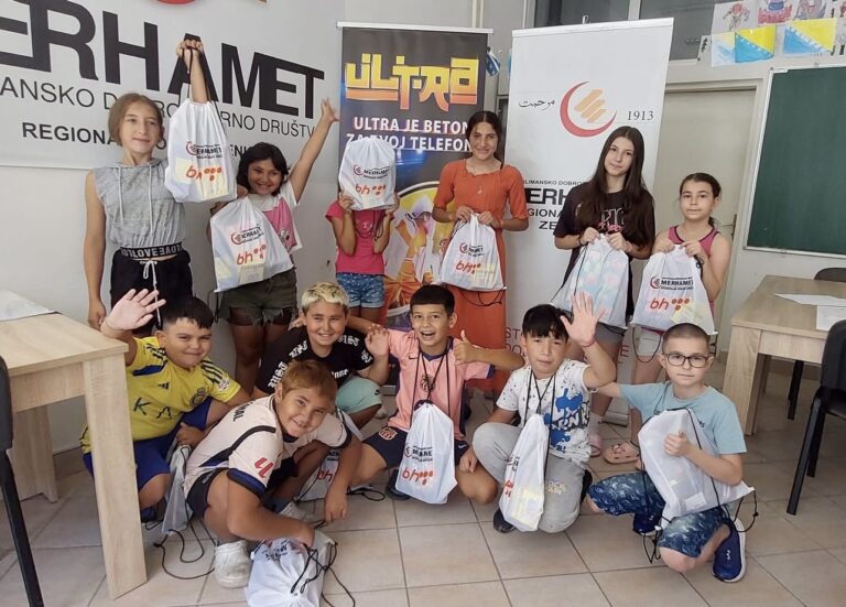 BH Telecom Direkcija Zenica podržala nabavku školskog pribora za djecu korisnika Merhametove kuhinje u Zenici