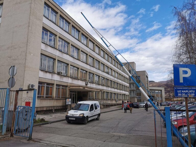 UPUTILI DRAMATIČAN APEL: Radnici Zavoda za medicinu rada ZDK prijete izlaskom na ulicu i štrajkom!